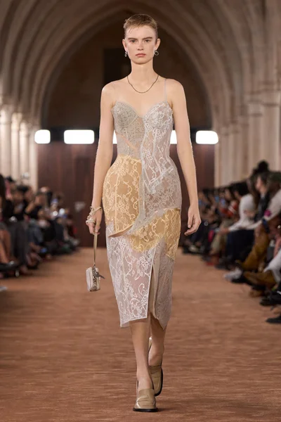 Look 35
